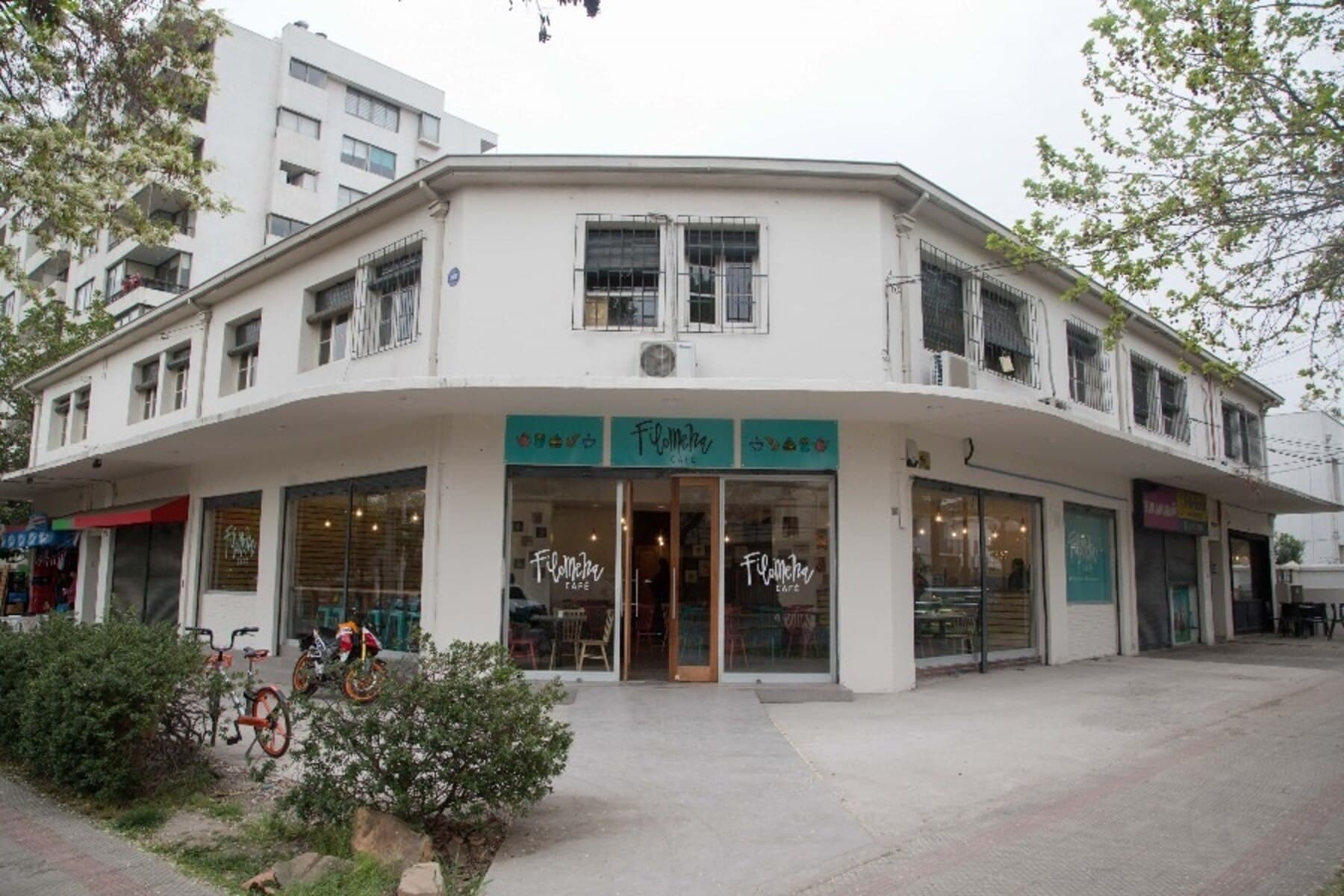 Fachada exterior de Filomena Cafe en Miguel Claro