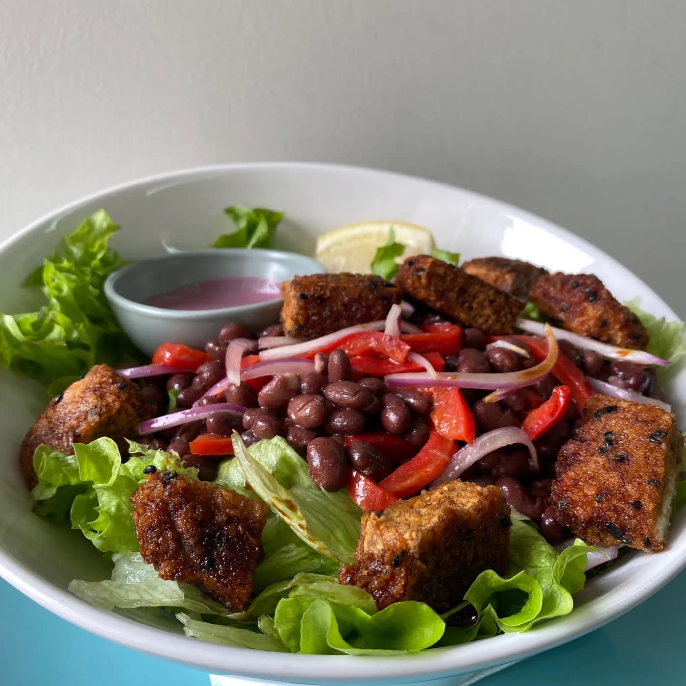 Ensalada Tofu y Frijoles